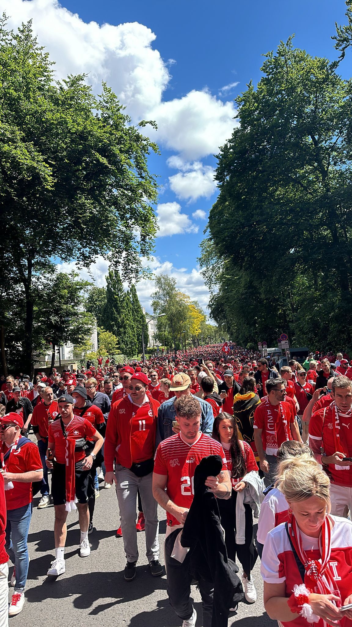 Des milliers de Suisses ont défilé dans Cologne